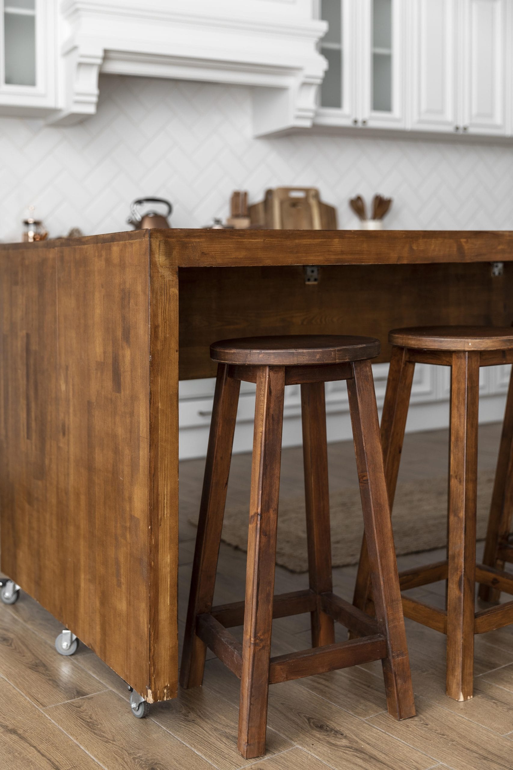 wooden-table-with-wheels-kitchen fumigacija drveta