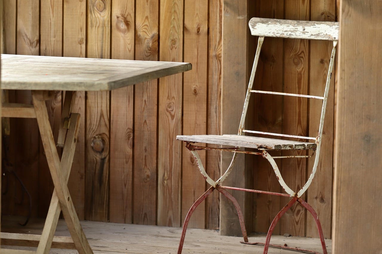garden-furniture-4397207_1280 Zaštita drvenog nameštaja od insekata